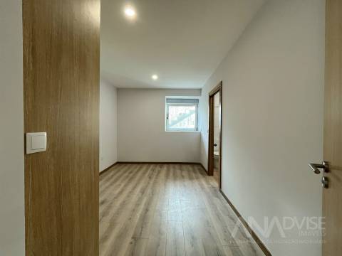 Apartamento T1+1 Venda em Cavernães,Viseu