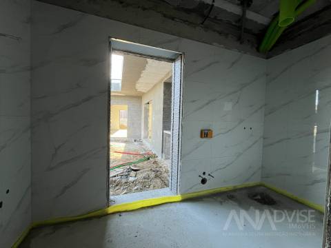 Moradia Geminada T3 Venda em Fragosela,Viseu