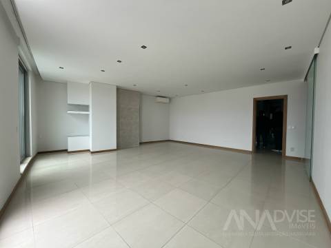 Apartamento T4 Arrendamento em Viseu,Viseu