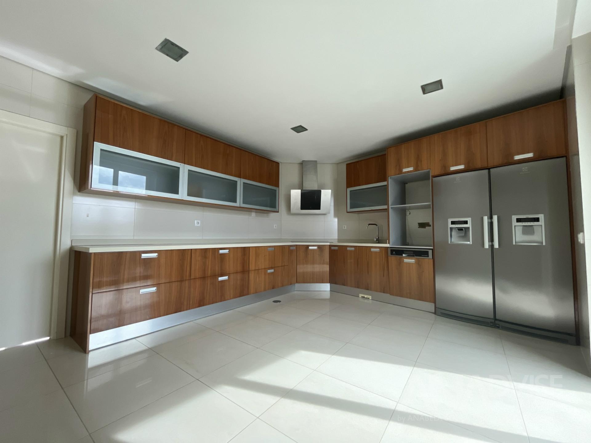 Apartamento T4 Arrendamento em Viseu,Viseu