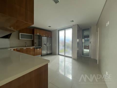 Apartamento T4 Arrendamento em Viseu,Viseu