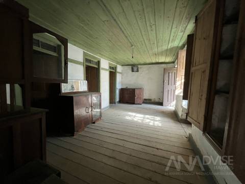 Moradia para Restaurar T3 Venda em São João de Lourosa,Viseu