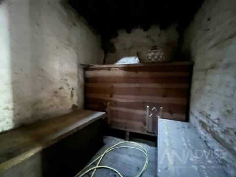 Moradia para Restaurar T3 Venda em São João de Lourosa,Viseu
