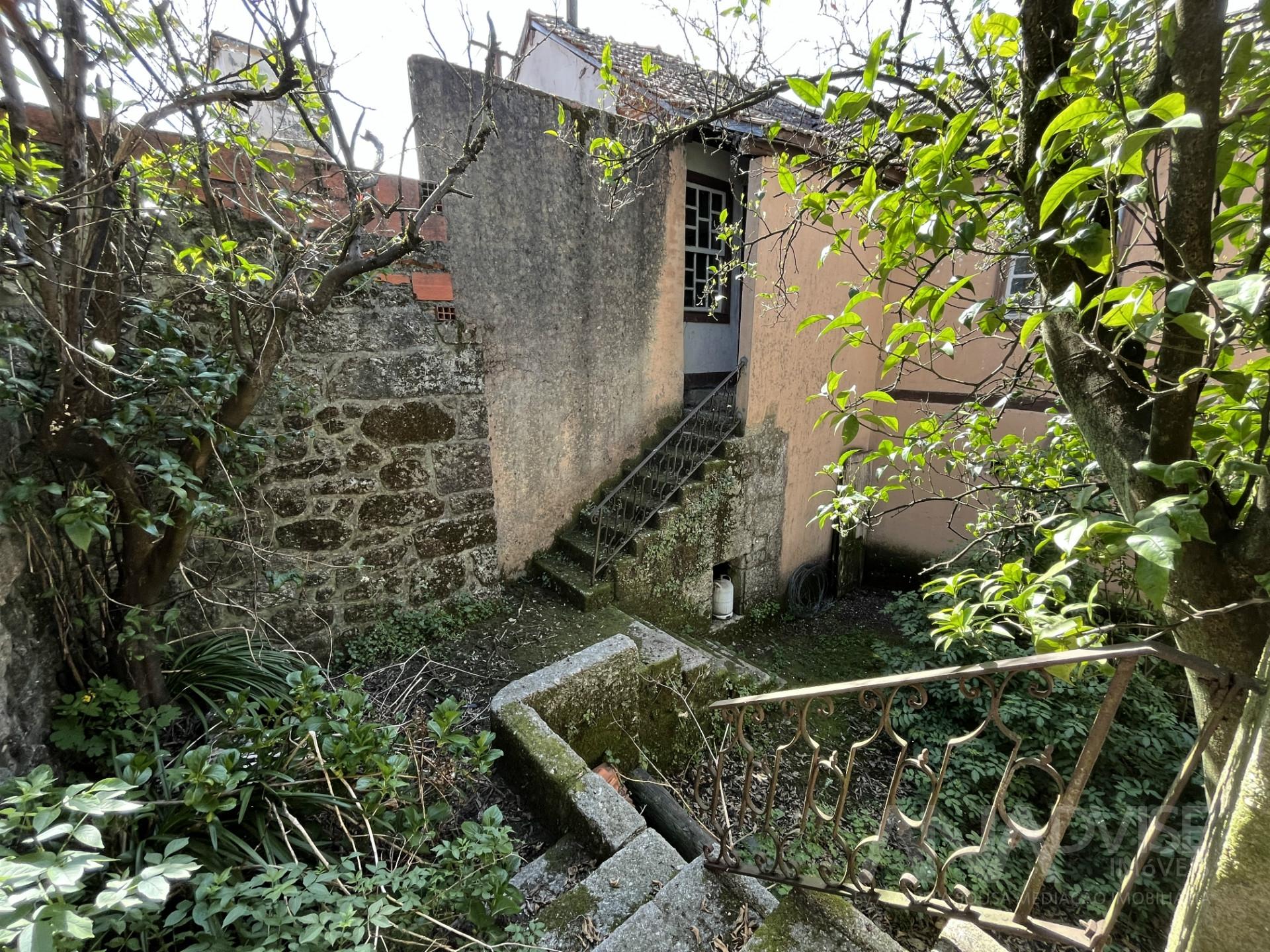 Moradia para Restaurar T3 Venda em São João de Lourosa,Viseu