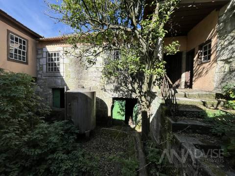 Moradia para Restaurar T3 Venda em São João de Lourosa,Viseu