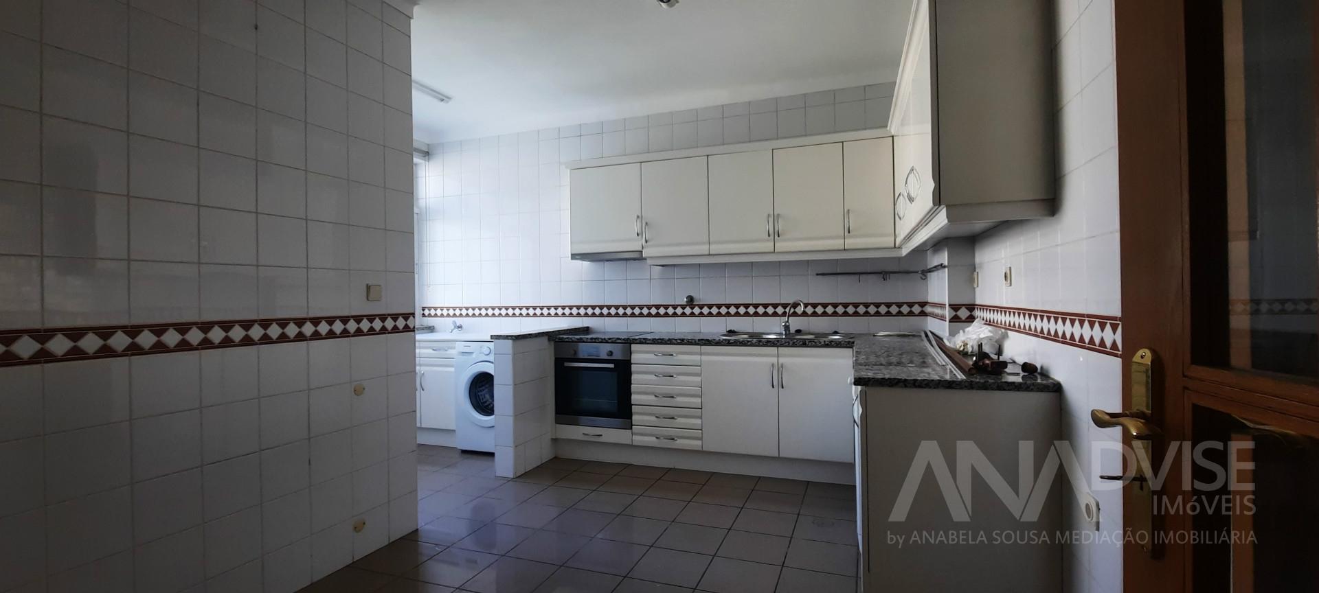 Apartamento T4 DUPLEX Arrendamento em Viseu,Viseu