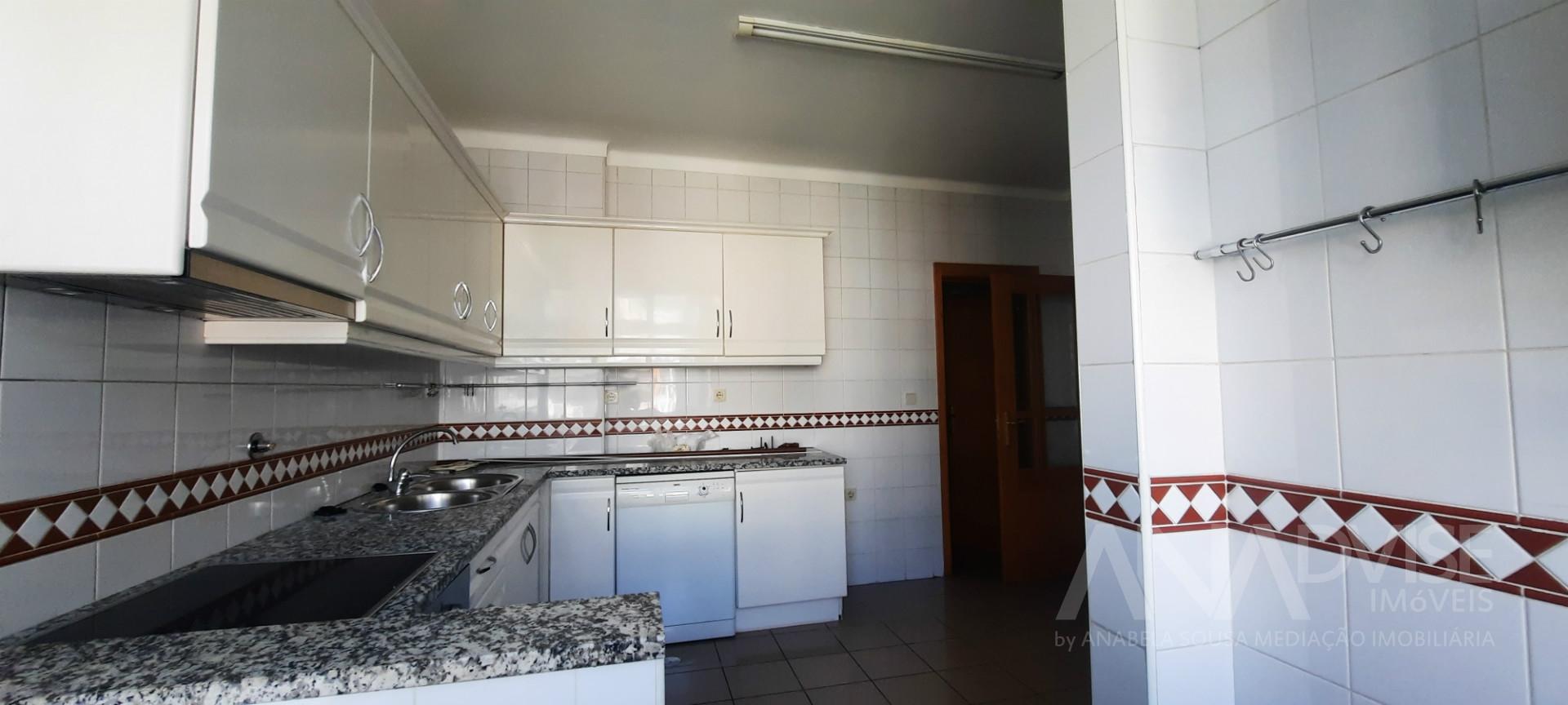 Apartamento T4 DUPLEX Arrendamento em Viseu,Viseu