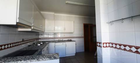Apartamento T4 DUPLEX Arrendamento em Viseu,Viseu