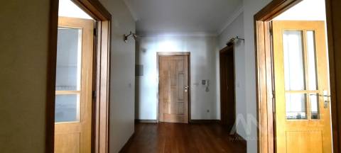 Apartamento T4 DUPLEX Arrendamento em Viseu,Viseu