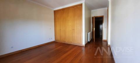 Apartamento T4 DUPLEX Arrendamento em Viseu,Viseu