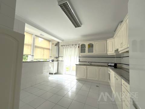 Apartamento T2 Arrendamento em Viseu,Viseu