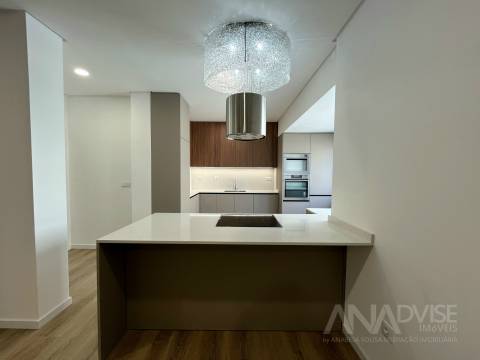 Apartamento T4 Venda em Viseu,Viseu
