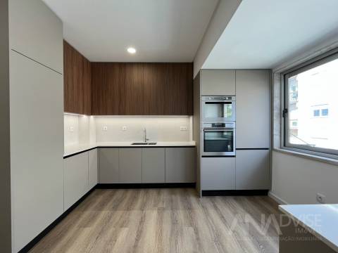 Apartamento T4 Venda em Viseu,Viseu