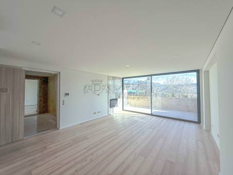 Apartamentos Novos T2 na Cobertura, Creixomil, Guimarães