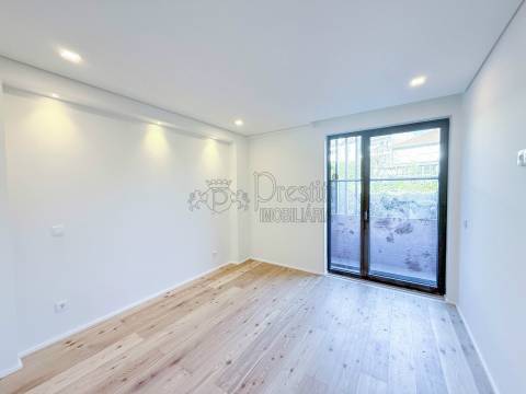 Apartamentos Novos T2 na Cobertura, Creixomil, Guimarães