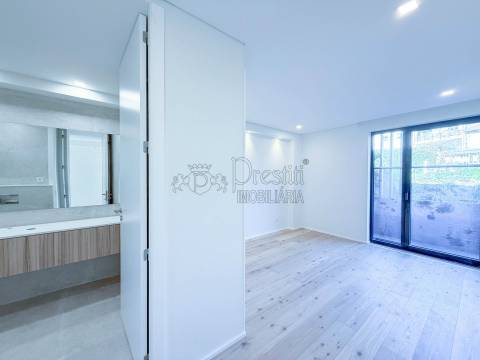Apartamentos Novos T2 na Cobertura, Creixomil, Guimarães