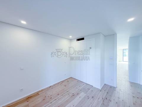 Apartamentos Novos T2 na Cobertura, Creixomil, Guimarães