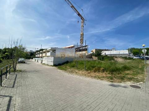 Lotes de terreno em Guimarães, desde 60.500