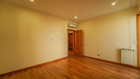 Moradia T5 para Alugar em Guimarães