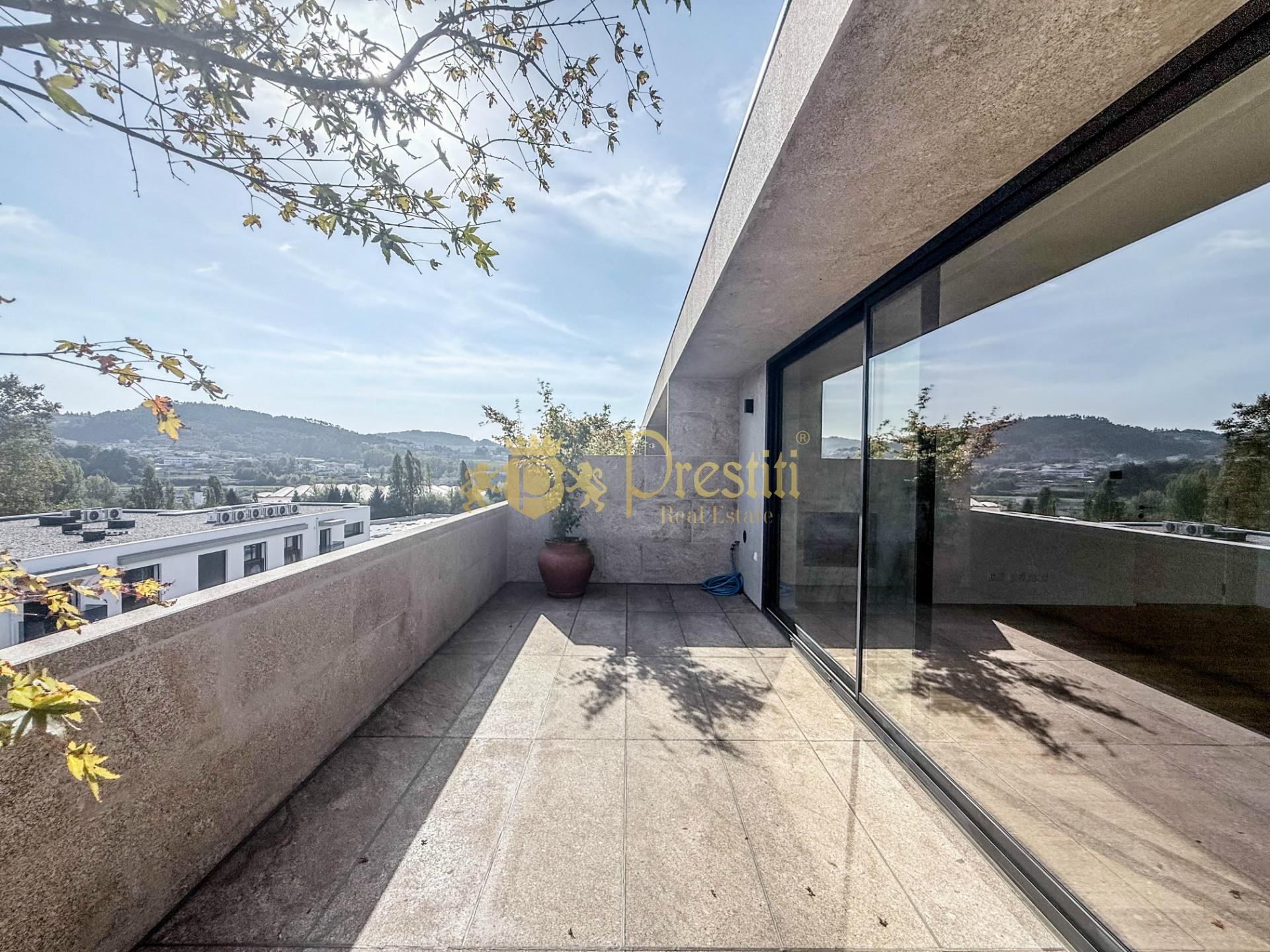 Apartamento T2 com vista sobre a Penha