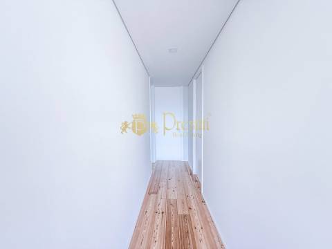 Apartamento T2 com vista sobre a Penha