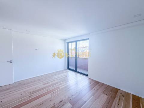 Apartamento T2 com vista sobre a Penha