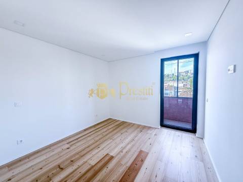 Apartamento T2 com vista sobre a Penha