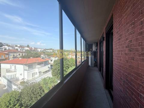 Apartamento T2 com vista sobre a Penha
