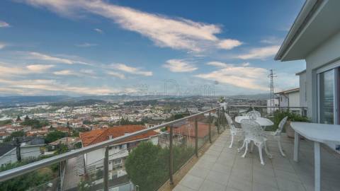 Moradia T4 na Costa, Guimarães