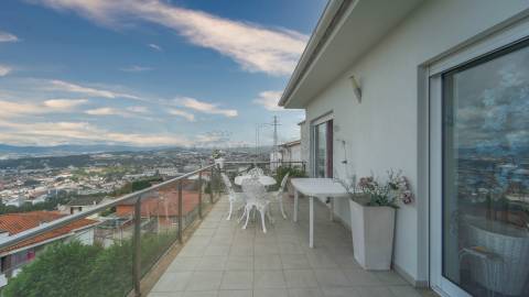 Moradia T4 na Costa, Guimarães