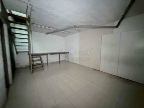 Arrendo Loja no Centro de Guimarães