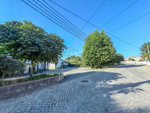 Pavilhões para Venda em Guimarães