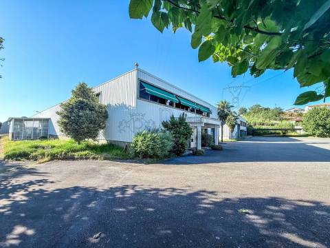 Pavilhões para Venda em Guimarães