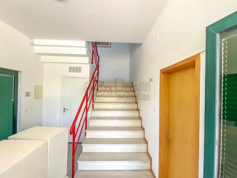 Pavilhões para Venda em Guimarães