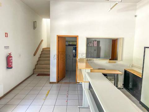 Pavilhões para Venda em Guimarães