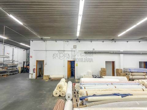 Pavilhões para Venda em Guimarães