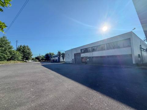 Pavilhões para Venda em Guimarães