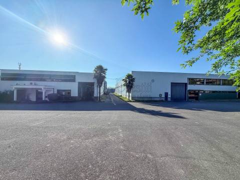 Pavilhões para Venda em Guimarães