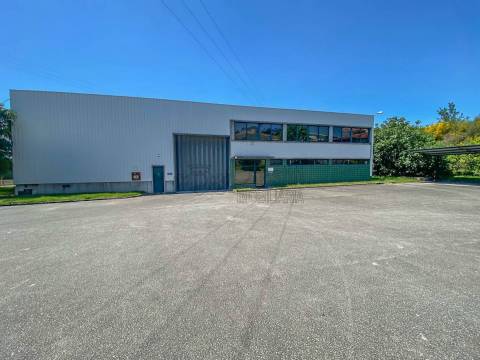 Pavilhões para Venda em Guimarães