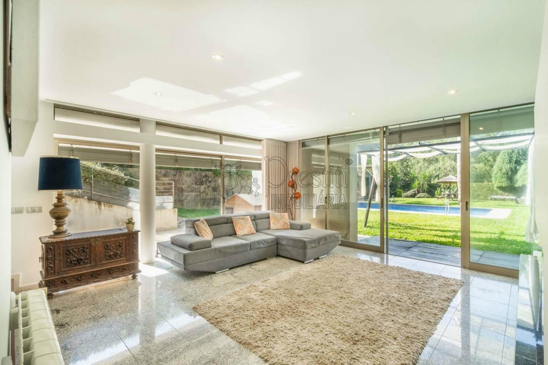 Encante-se com esta moradia de sonho em Guimarães