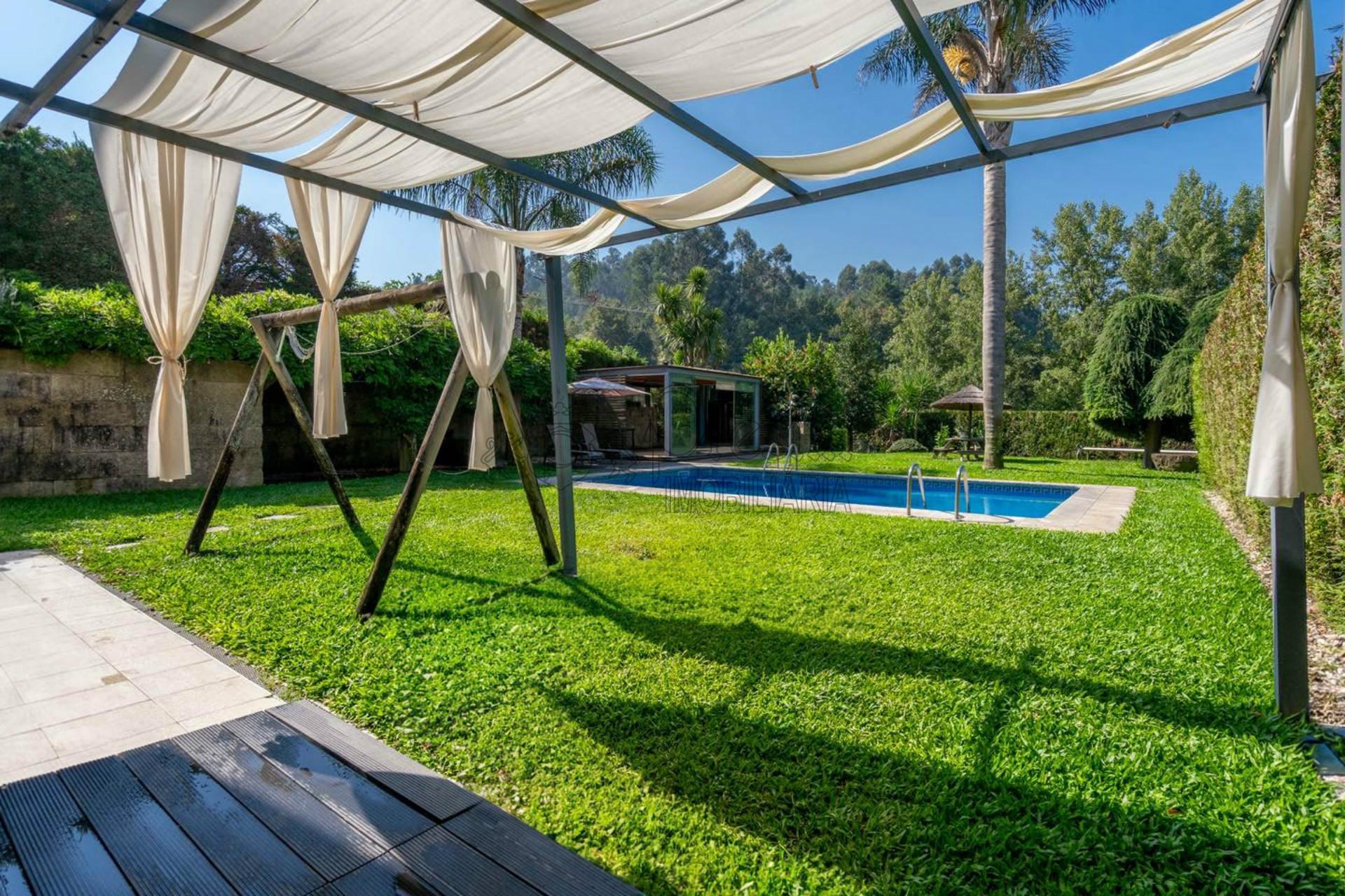 Encante-se com esta moradia de sonho em Guimarães