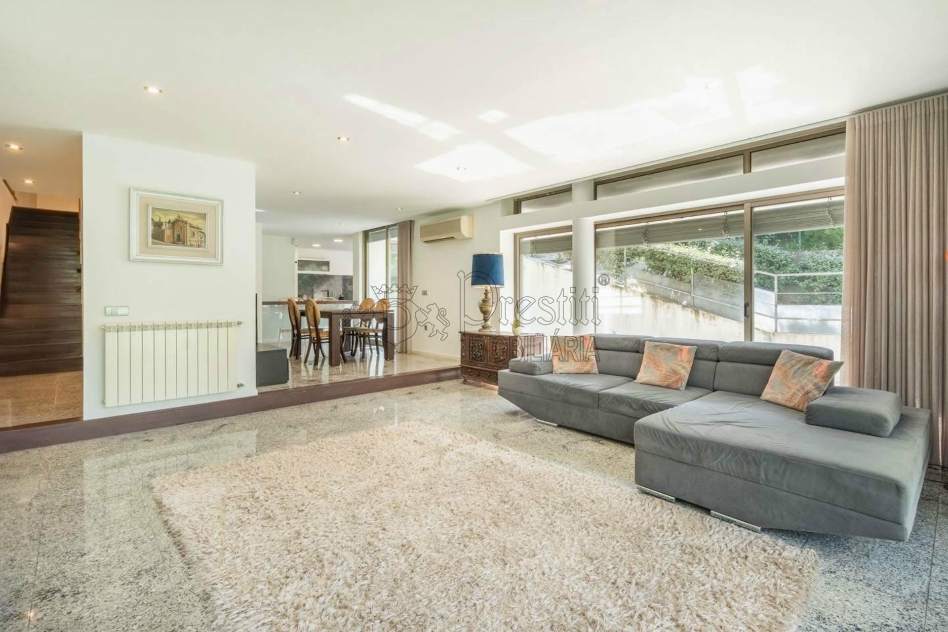 Encante-se com esta moradia de sonho em Guimarães