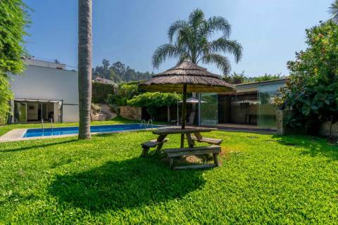 Encante-se com esta moradia de sonho em Guimarães