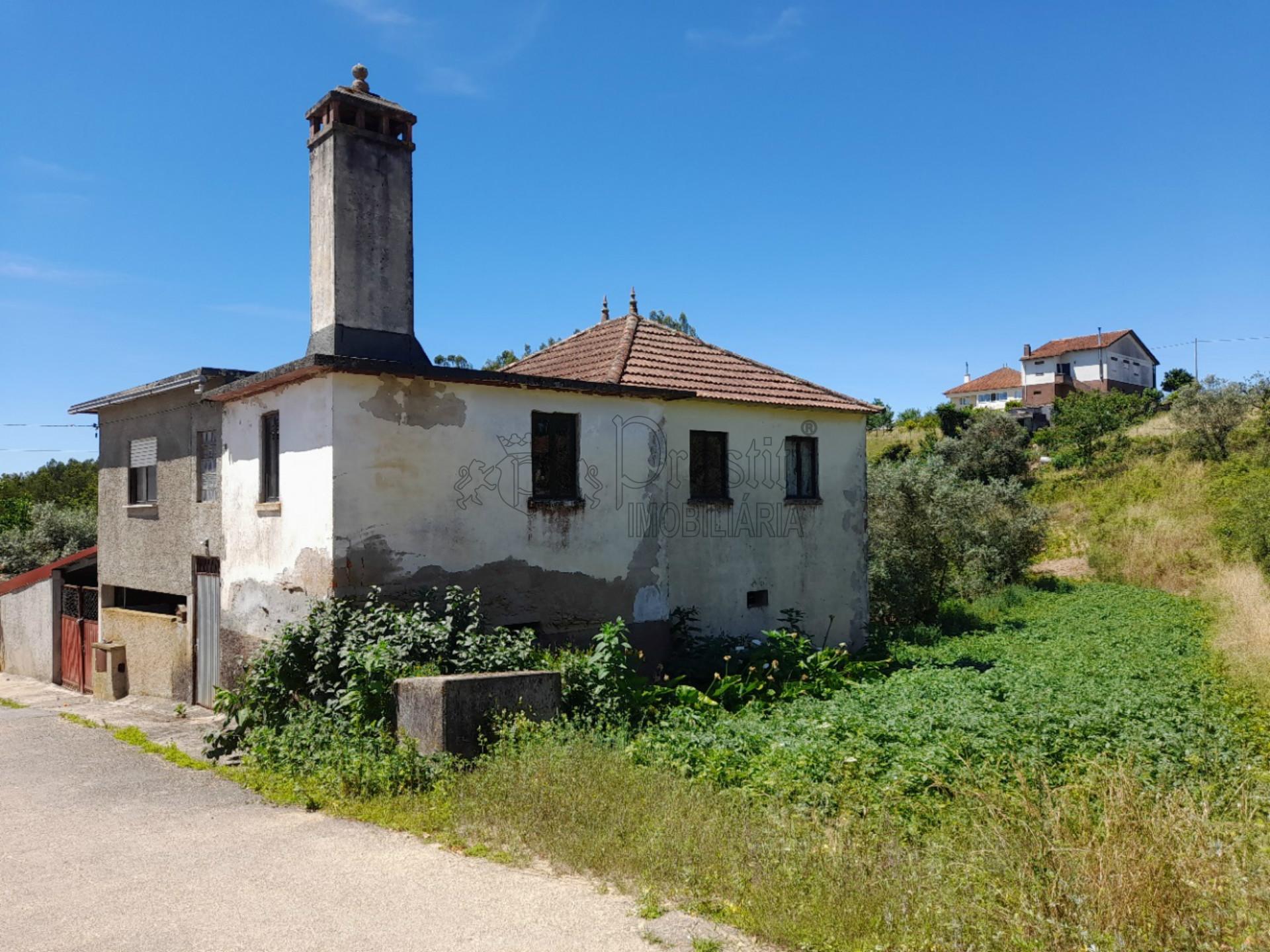 Moradia T5 na zona de Mortágua