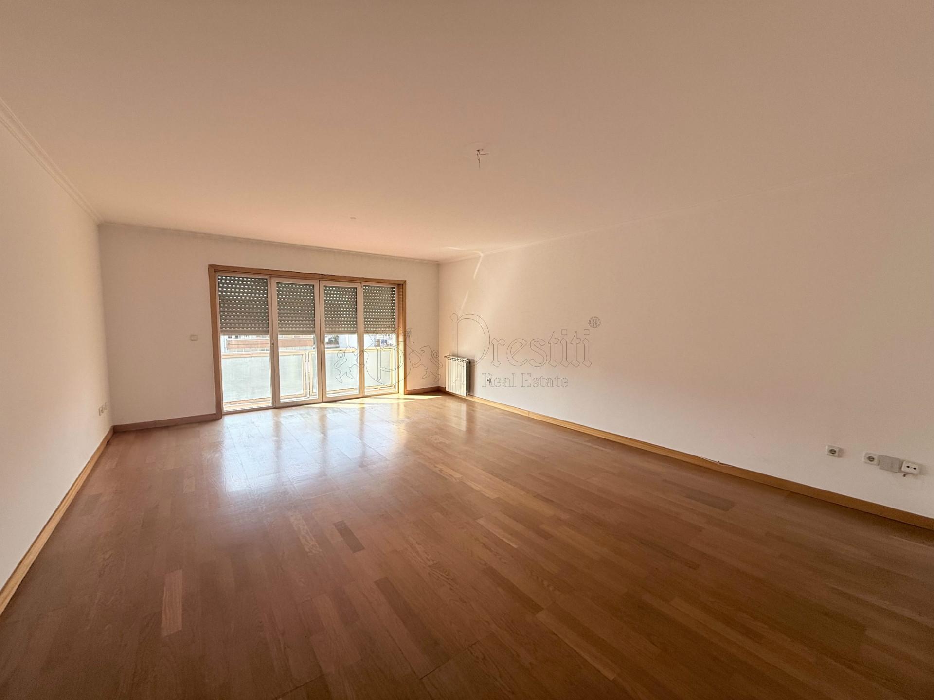 Apartamento T2 para Arrendar em Guimarães