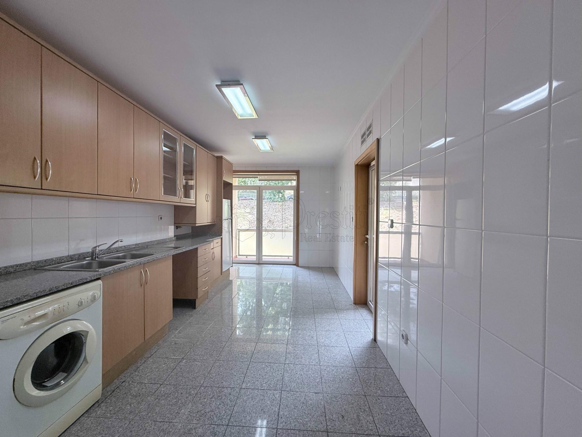 Apartamento T2 para Arrendar em Guimarães