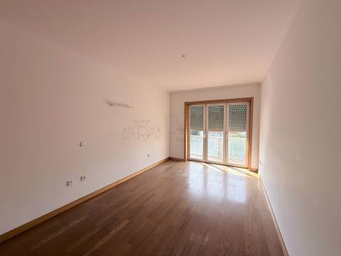 Apartamento T2 para Arrendar em Guimarães
