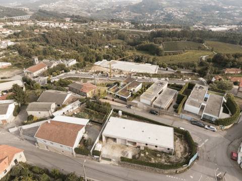 Moradia T3+1 com Piscina em Abação