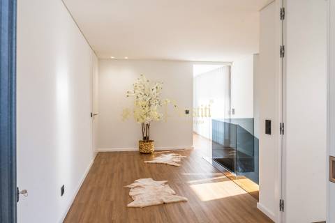 Moradia T3+1 com Piscina em Abação