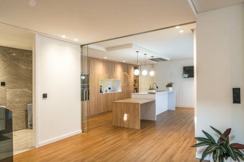 Moradia T3+1 com Piscina em Abação